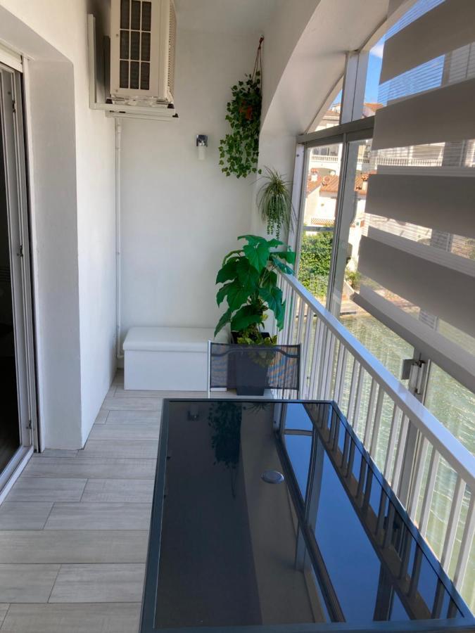 Superbe , Confort, 40 M2 + 10 M2 Terrasse Apartamento Ampuriabrava