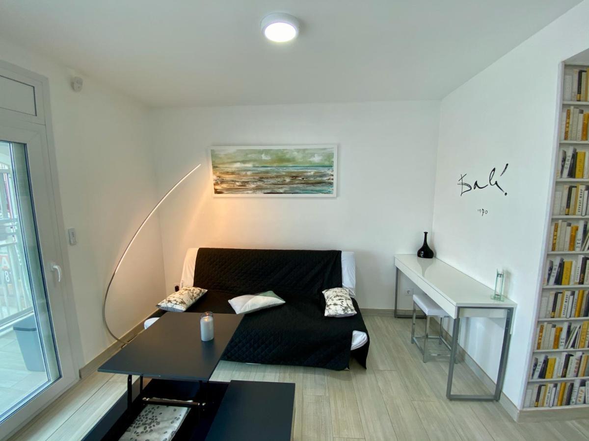 Superbe , Confort, 40 M2 + 10 M2 Terrasse Apartment Empuriabrava